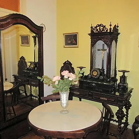Bed and Breakfast Family Macedo Lisboa