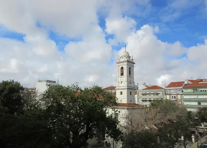 Alojamento de Acomodação e Pequeno-almoço Family Macedo